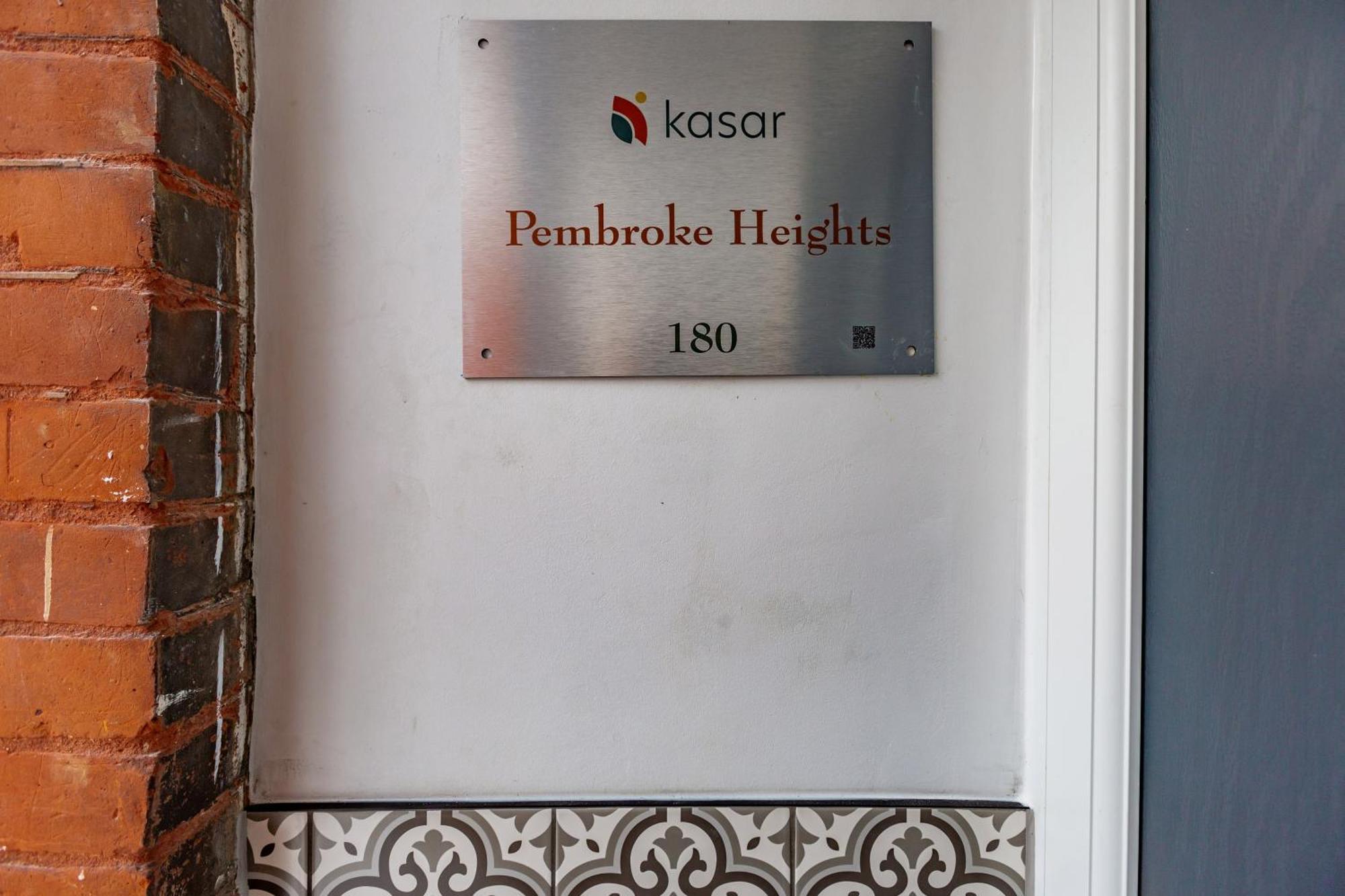 Pembroke Heights Apart otel Chatham  Dış mekan fotoğraf